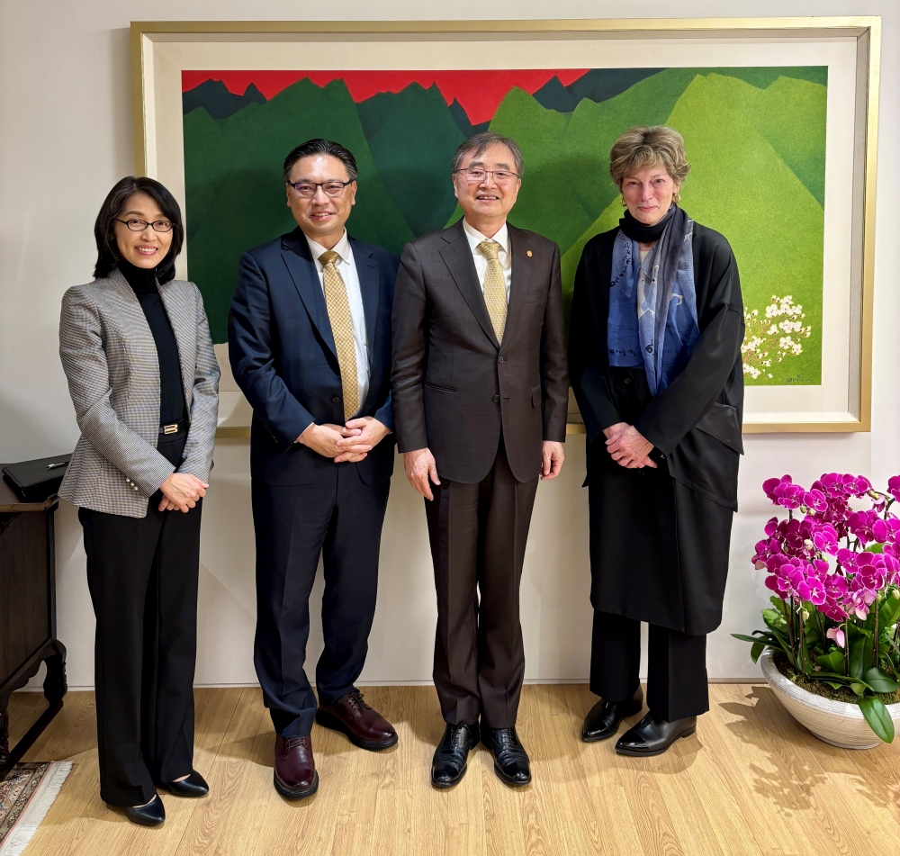 조현 외교부 장관, 코리아소사이어티 대표단 면담